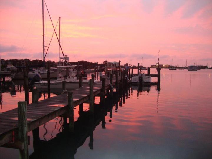 The Ocracoke Harbor Inn Exterior photo